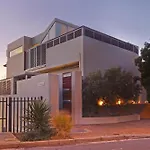Sea View 3Bed Apt W Pool Near Beaches Glen Sunsets