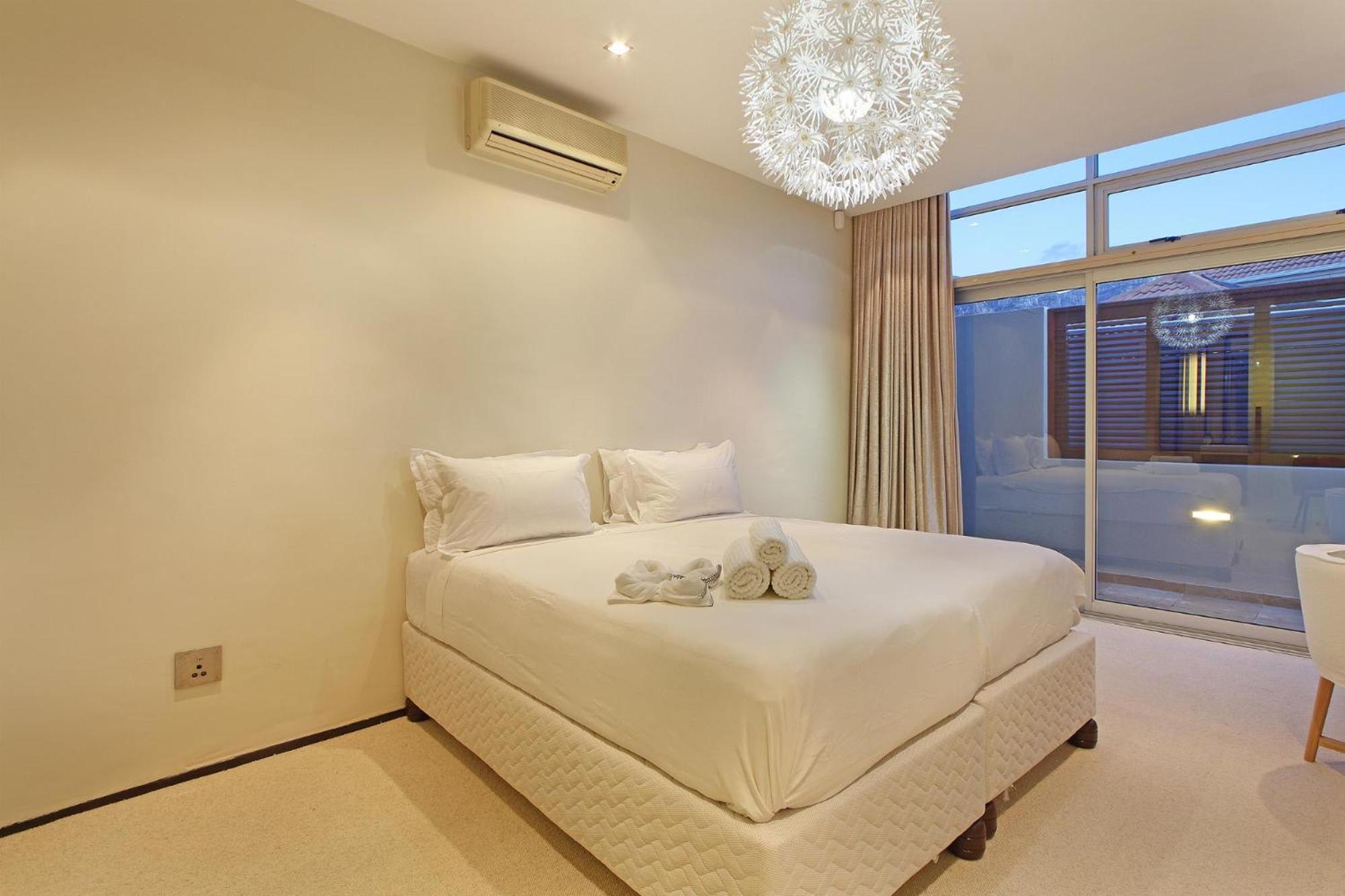 Sea View 3bed W Pool Near Beaches Glen Sunsets Cape Town