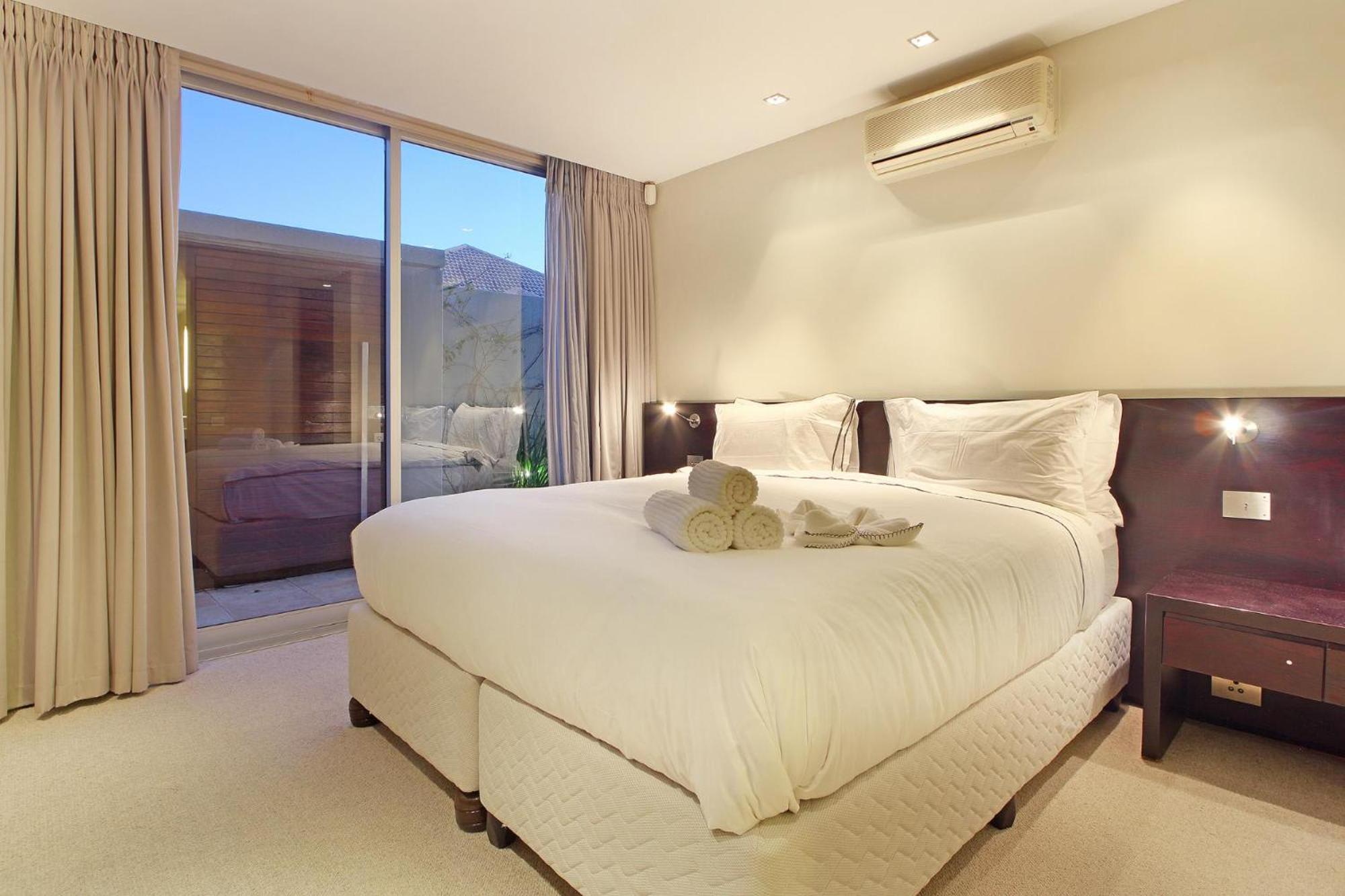 Apartment Sea View 3bed W Pool Near Beaches Glen Sunsets *